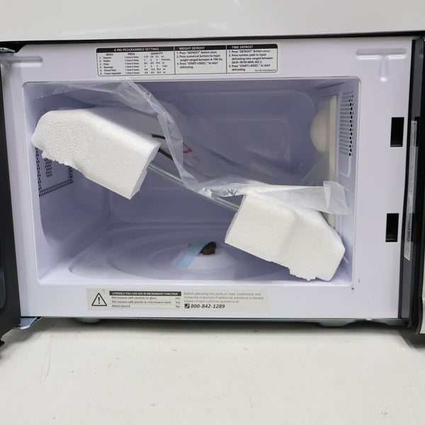 🔥BLACK+DECKER 0.7 cu ft 700W Microwave Oven EM720CB7, Black, DENTED SEE NOTE🔥