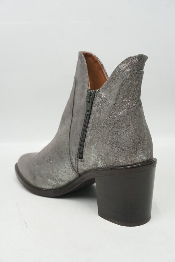 🔥Seychelles Pretty Little Bird Distressed Booties 